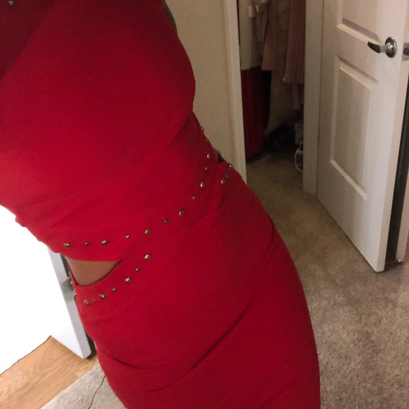 Red Dress - Picture 5 of 7